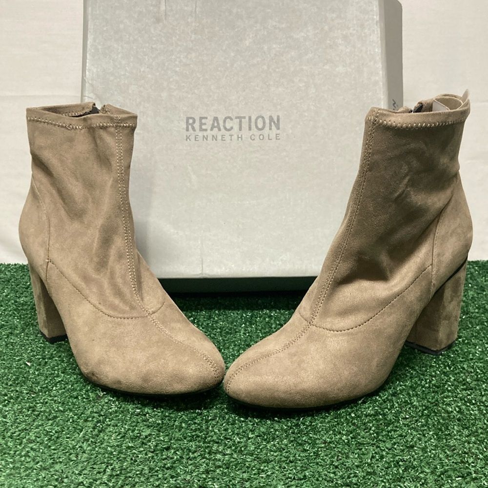 Kenneth Cole Reaction Time For Fun Booties women’s size 8.5 (OKPM-07-043)